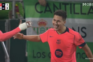 攻入巴萨生涯首球！巴德吉禁区内爆射近角破门！巴萨3-1贝蒂斯！